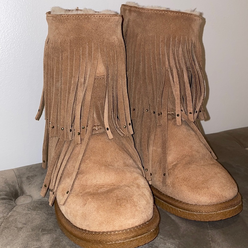 Original Koolaburra Wedged Fringe Booties